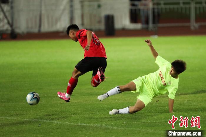 以足球承载文化之美:贵州村超‘一带一路’北