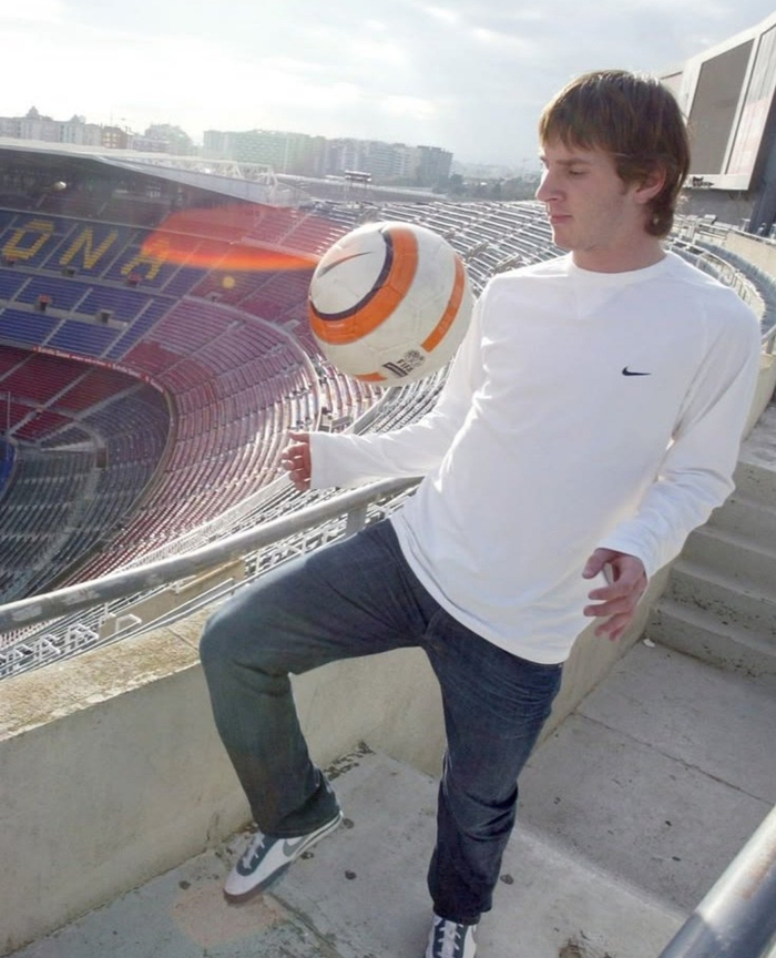 梅西诺坎普完成生涯900球里程碑