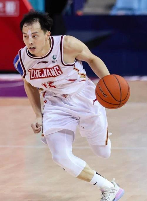 王奕博18分钟仅得11分 青岛男篮重金引援遭质疑