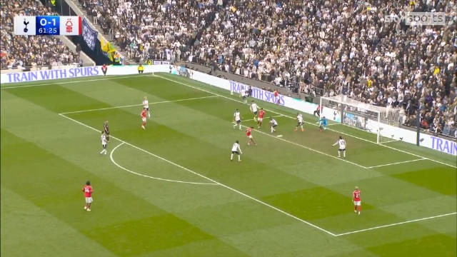 穆里尼奥泪洒赛场致敬兄弟 诺丁汉森林掀翻热刺