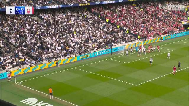 穆里尼奥泪洒赛场致敬兄弟 诺丁汉森林掀翻热刺